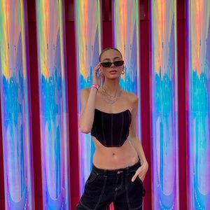 Meet your Posher, Beatrice